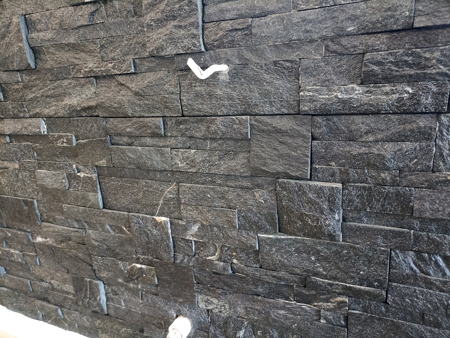 Современный акцент в интерьере с помощью 3D панелей RKS SLATE Кварцит Black Quartz Modern
