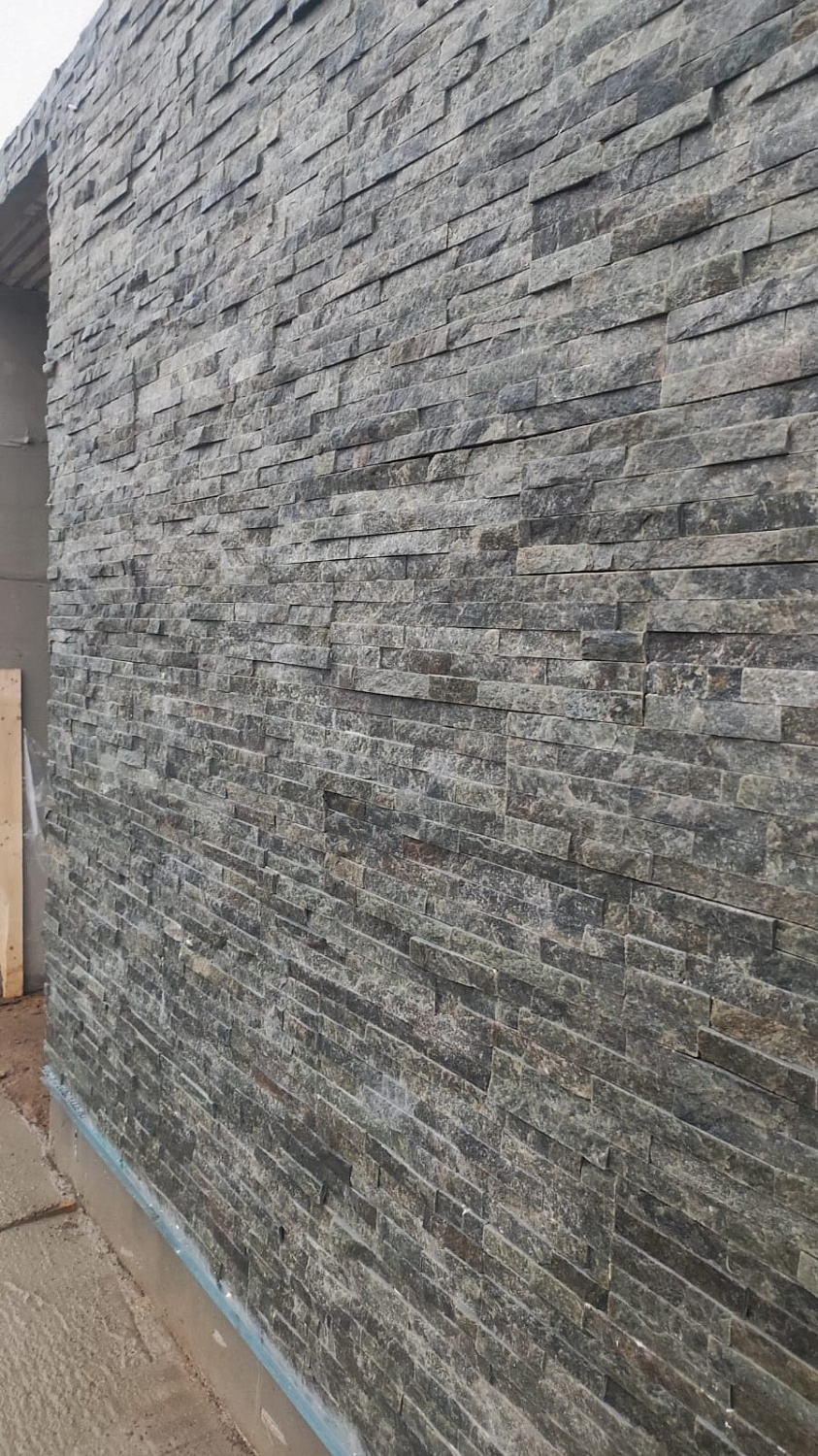 Поставка 3D панелей RKS SLATE Кварцит Green Quartz Classic на объект г. Москва
