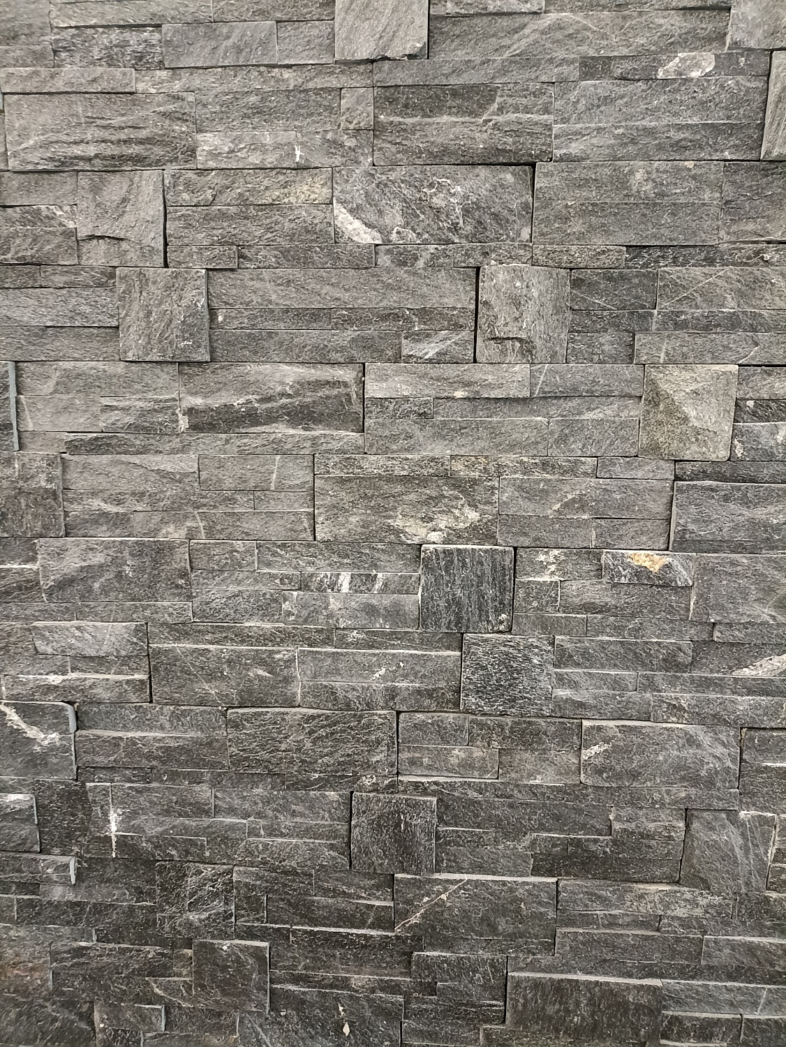 Современный акцент в интерьере с помощью 3D панелей RKS SLATE Кварцит Black Quartz Modern