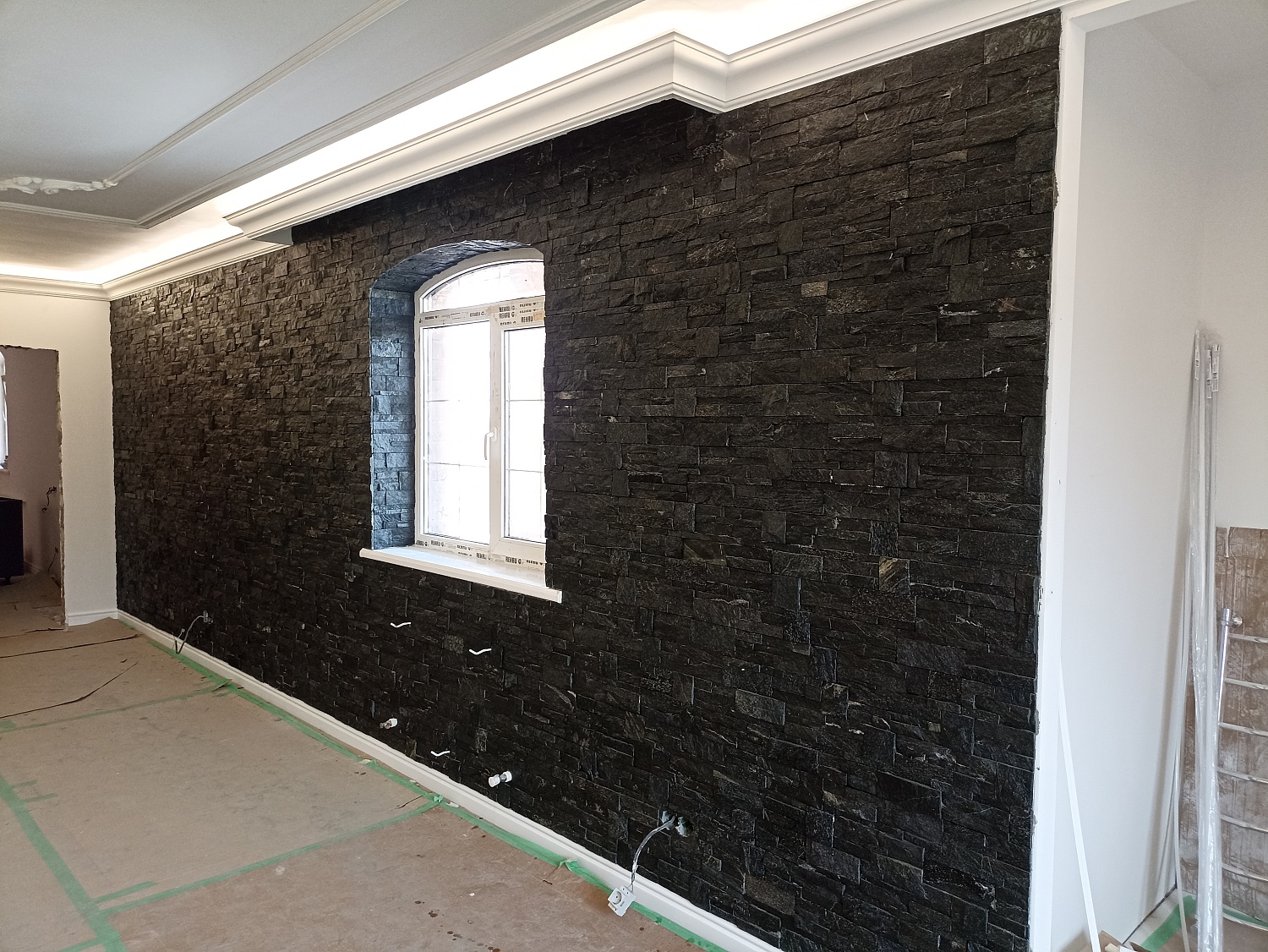 Современный акцент в интерьере с помощью 3D панелей RKS SLATE Кварцит Black Quartz Modern